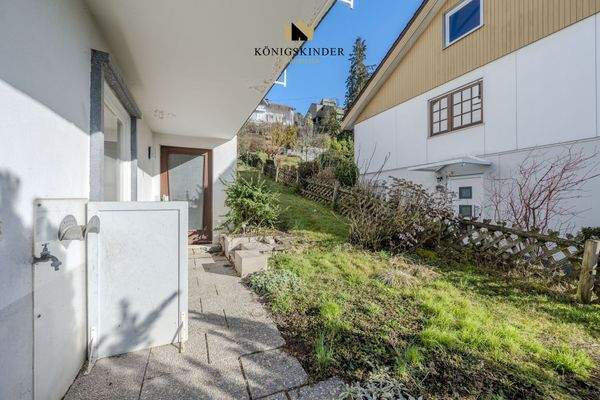 Nebeneingang & Garten Ost