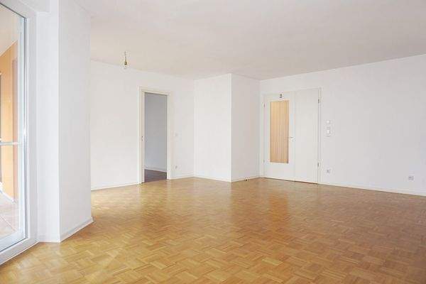 geräumiges Wohn-/Esszimmer