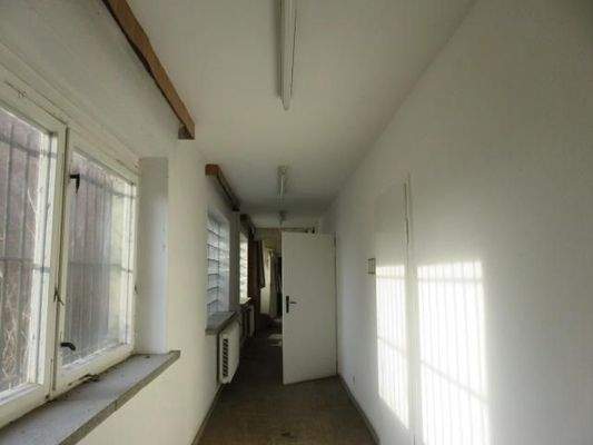 Flur mit Zimmerzugang