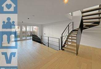 Wohnbereich mit Zugang zum Garten