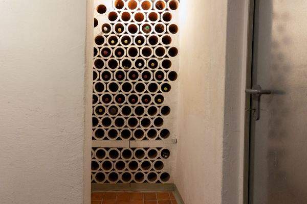 Weinregal im Keller