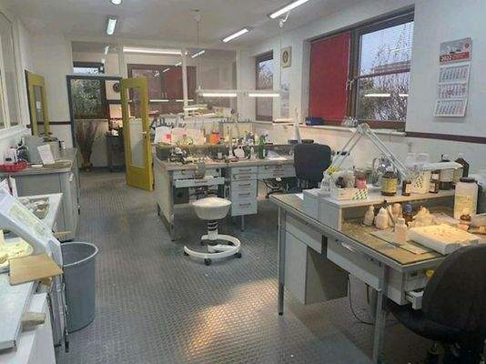 Hell und großzügig