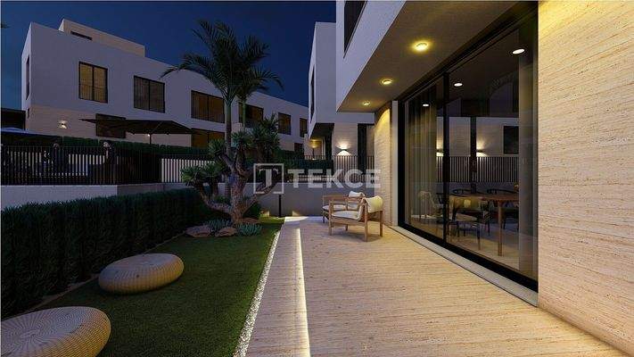 Villas in a Natural Setting Close to the Beach in Antalya Kemerağzı