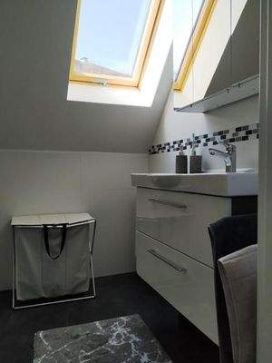 OG_Bad mit Dusche und WC