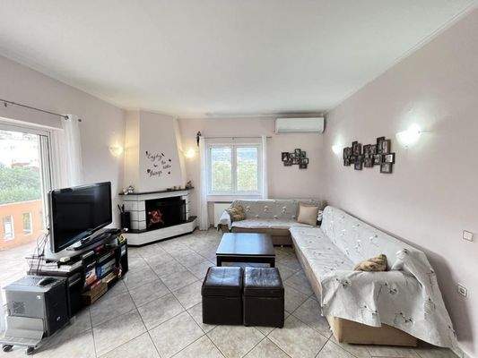 MIT VIDEO: Kreta, Neo Chorio: Zwei- Apartmentshaus zu verkaufen