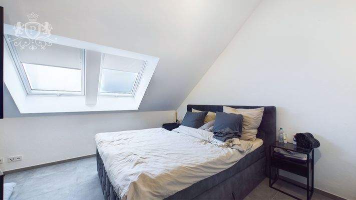 CAM01984G0-PR0442-STILL006