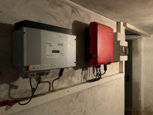 Anschluss + Wechselrichter PV Anlage