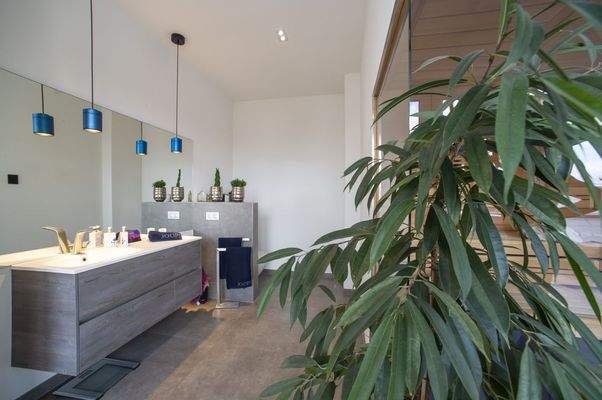 großzügig und offen