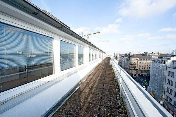 Dachterrasse mit Stadtblick