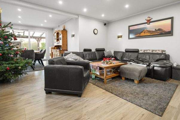 Wohn- und Esszimmer II