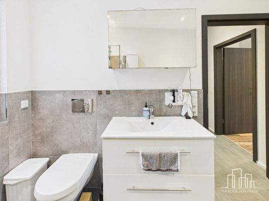 CAM02839G0-PR0330-STILL023