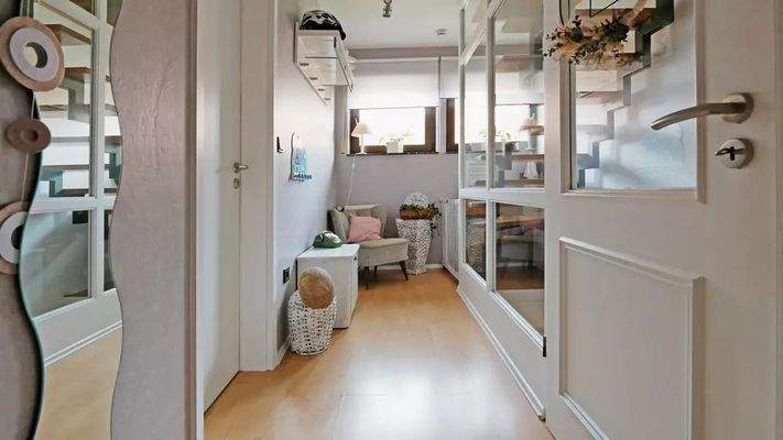 Flur OG - Aufgang Spitzboden