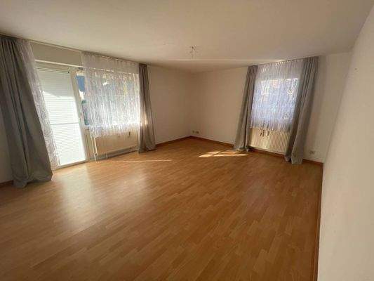 Wohnzimmer + Zugang Terrasse