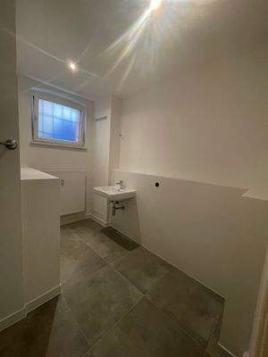 Waschkeller mit neuen Fliesen!