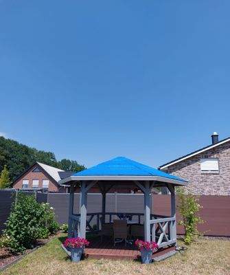 Gartenpavillon Bild 3.jpg