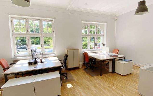 Separater großer Büroraum