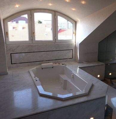 Masterbad 6.OG mit Whirlwanne.jpg
