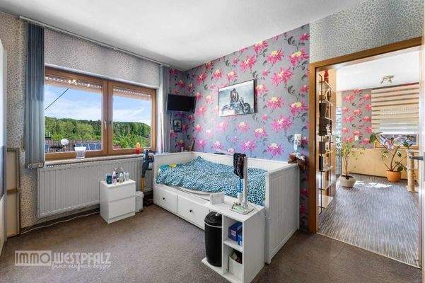 Schlafzimmer 1 von 3 OG