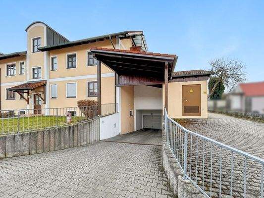 Ansicht mit TG-Zufahrt