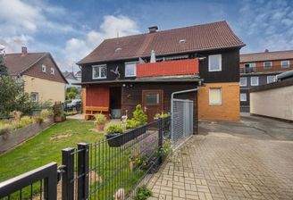 Objektansicht, Einfahrt, Garten