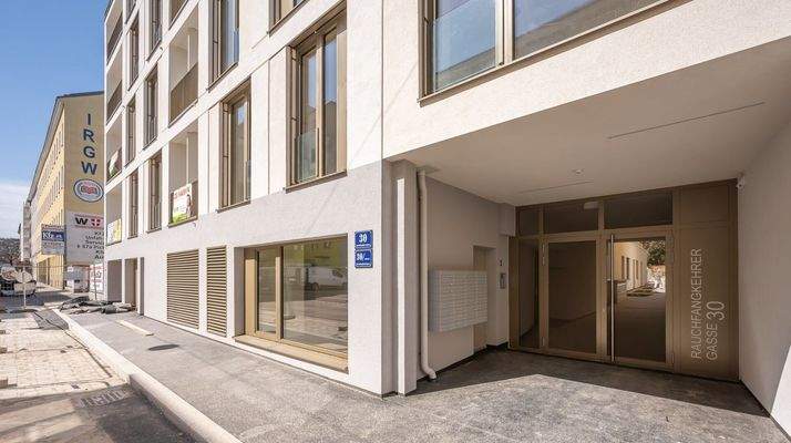 Eingang Hauptgebäude