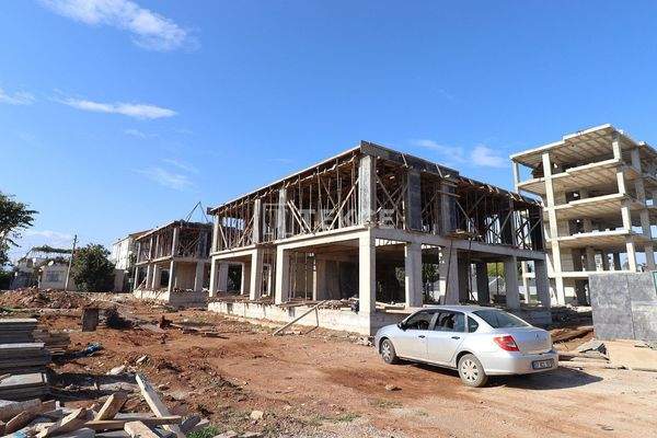 Apartments in a Complex with a Pool Near Airport in Antalya