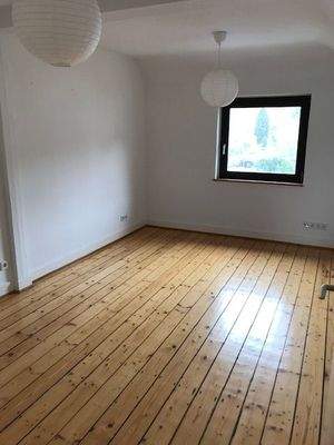 Dachgechoss Zimmer 2.jpg