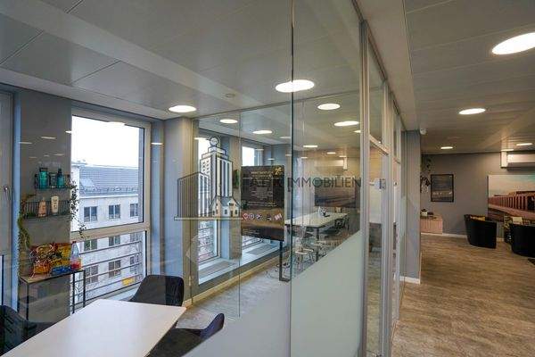 Büro-/Besprechungszimmer