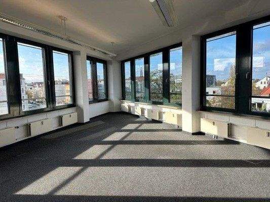 Große Bürofläche 4. OG