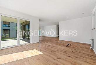 Großzügig gestaltet mit Zugang zum Garten