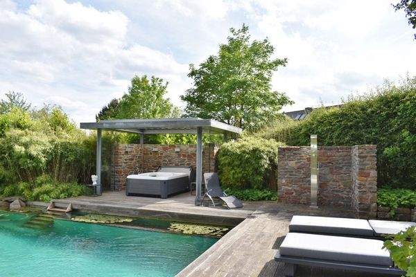 Anwesen mit Schwimmteich 