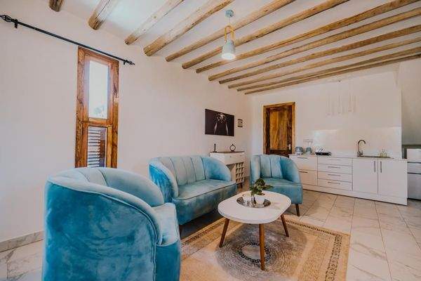 Living room in one storey villa.jpg