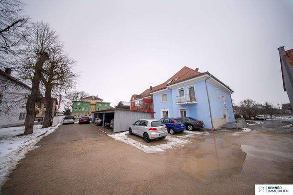 Überdachte Stellplätze