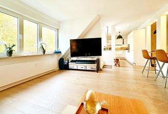 Heller Wohn-/ Essbereich