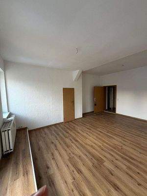 Wohnraum mit Küche 2.jpeg