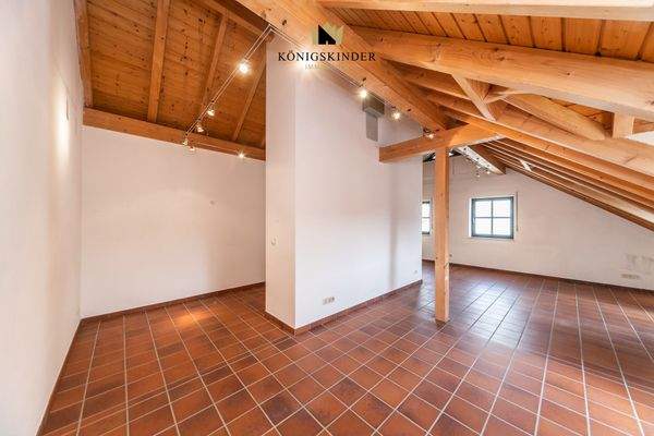 DG: Wohn-/ Schlaf-/ Essbereich