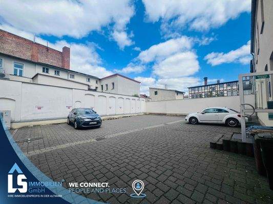 Parkplatz auf dem Hinterhof