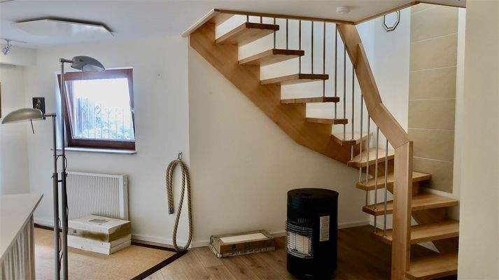 neue Holz-Innentreppe 