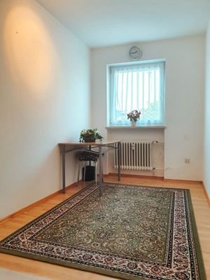 9. weiteres Zimmer Nr. 2.jpg