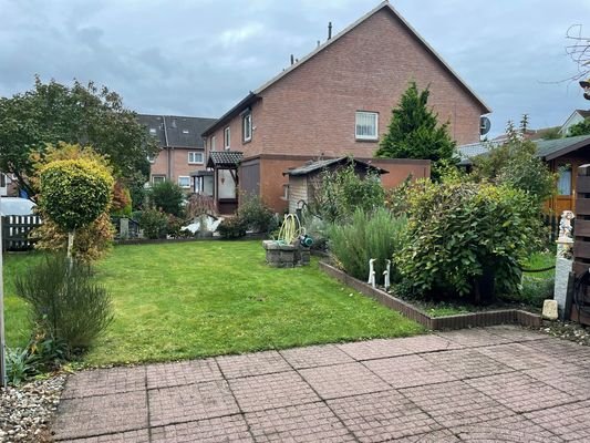 Terrasse mit Garten