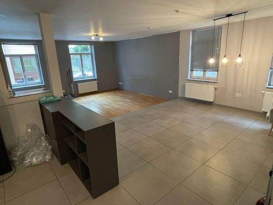 Essbereich und Wohnzimmer