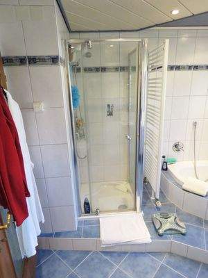 Dusche im Bad 