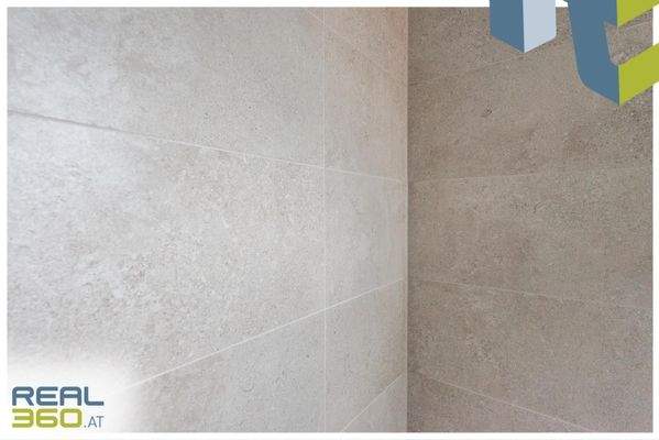 Großformatiges Feinsteinzeug  (Sandsteinfarben)