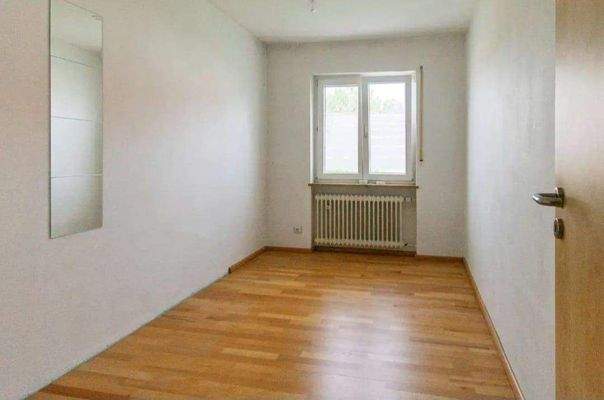 Kinderzimmer o. Büro