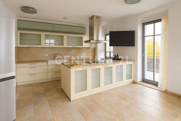 Einbauküche (KI bearbeitet)