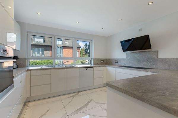 Küche mit Kücheninsel