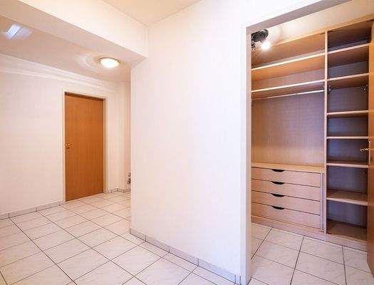 HP6-3-4-Zimmer-Wohnung-Fürstenbrunn-Einbauschrank