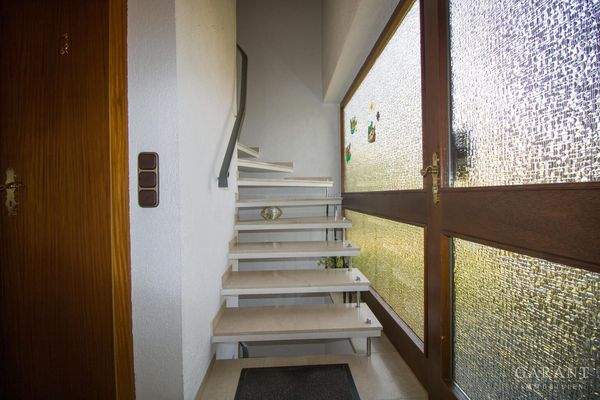 EG Hauseingang Treppenhaus