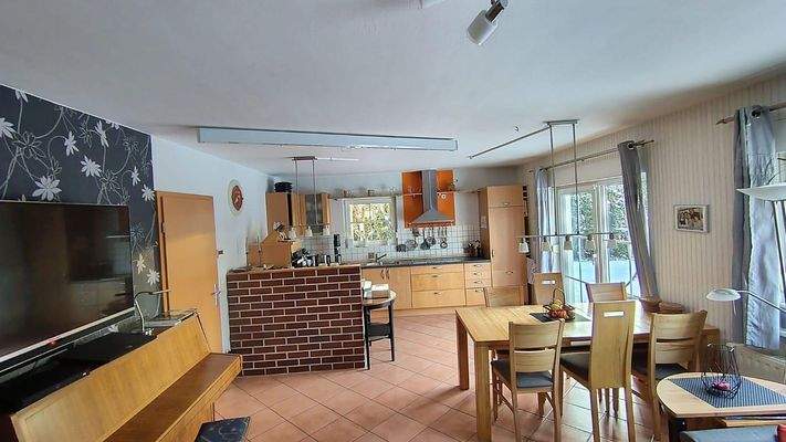 Küche und Essbereich