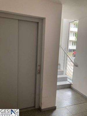 Fahrstuhl-sicher die Wohnung erreichen